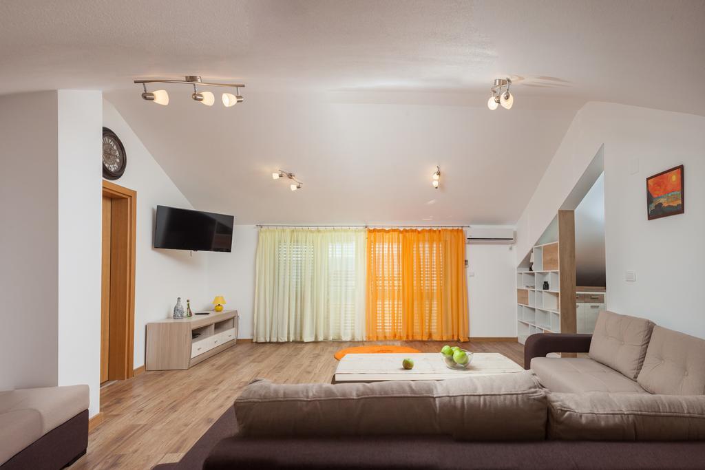 Apartments Viktoria Tivat Luaran gambar