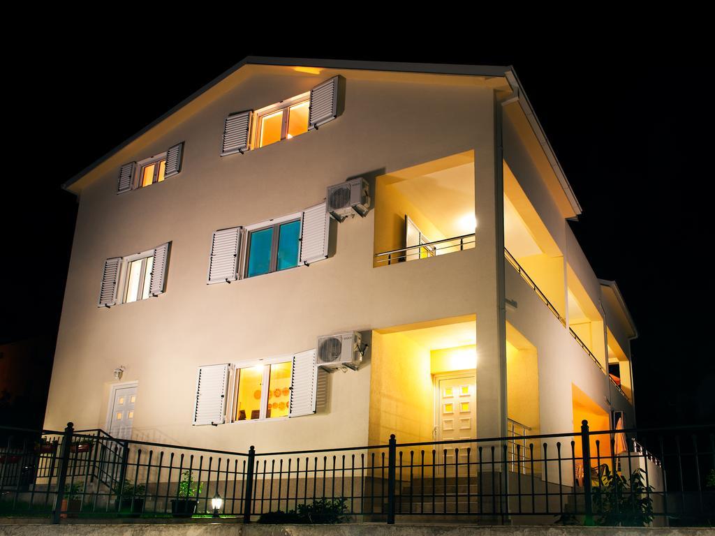 Apartments Viktoria Tivat Luaran gambar